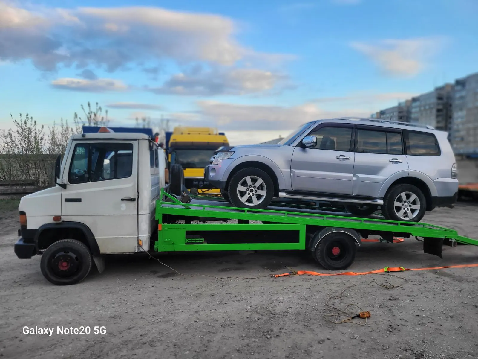 Погрузка легкового авто на эвакуатор Харьков